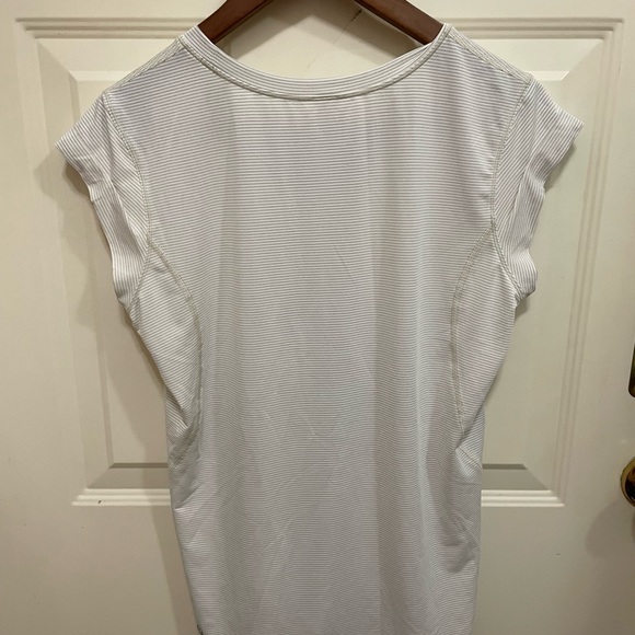 Lululemon t-shirt - Picture 2 of 5